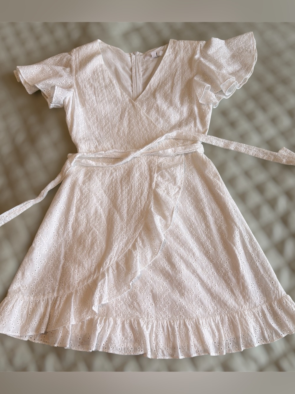 Jack by BB Dakota White Eyelet V-Neck Dress Size 2